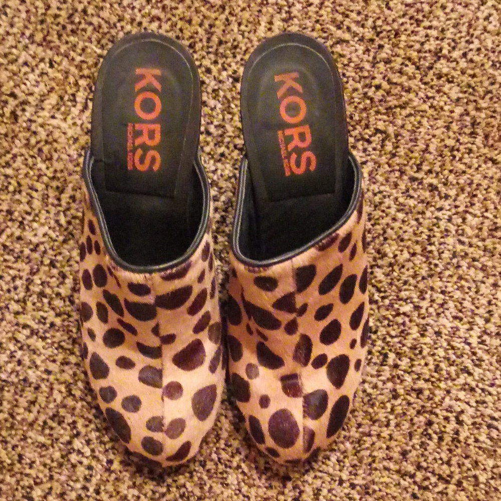 Cheetah clogs